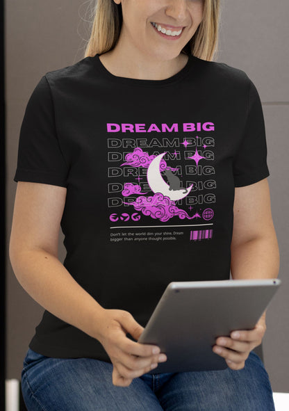 tee-mockup-featuring-a-ambitious-woman-using-a-ipad